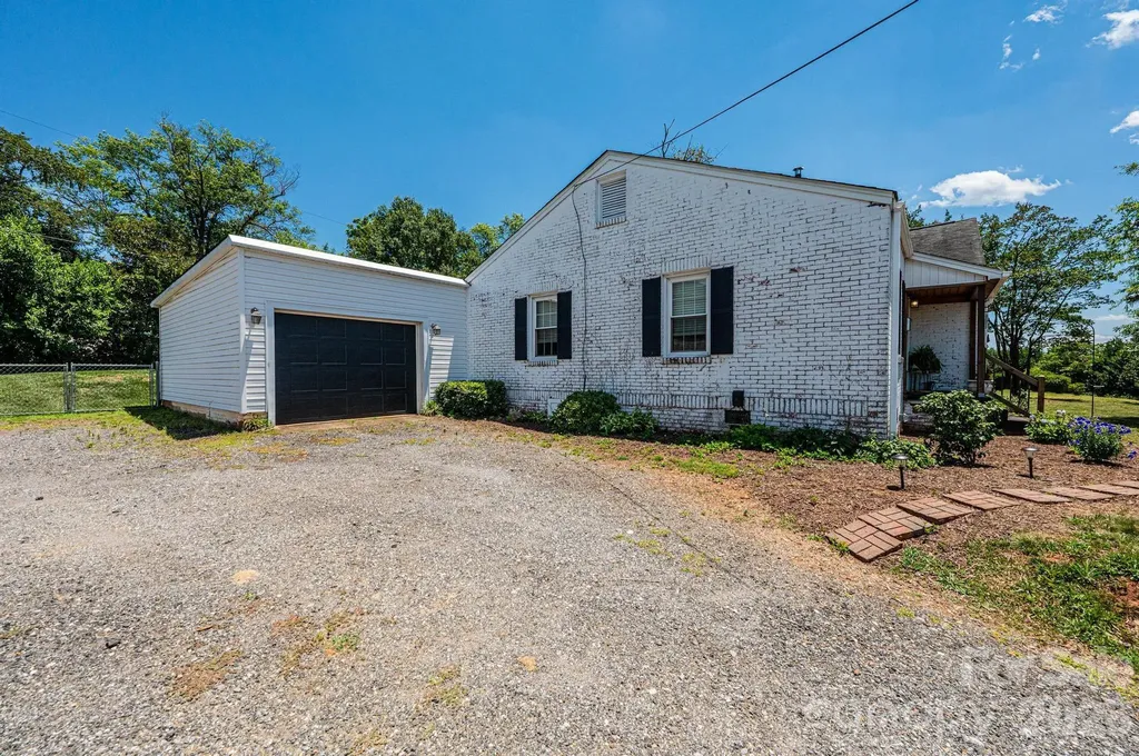 1240 12th Street Place NW Hickory NC 28601