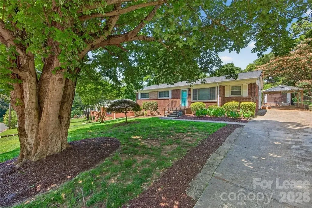 3237 Harrow Place Charlotte NC 28205