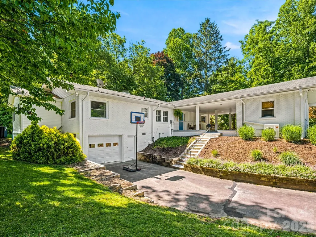 106 Skyway Drive Hendersonville NC 28739