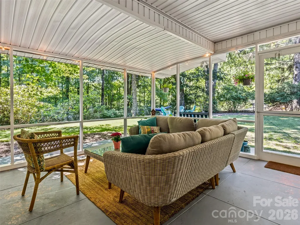 106 Skyway Drive Hendersonville NC 28739