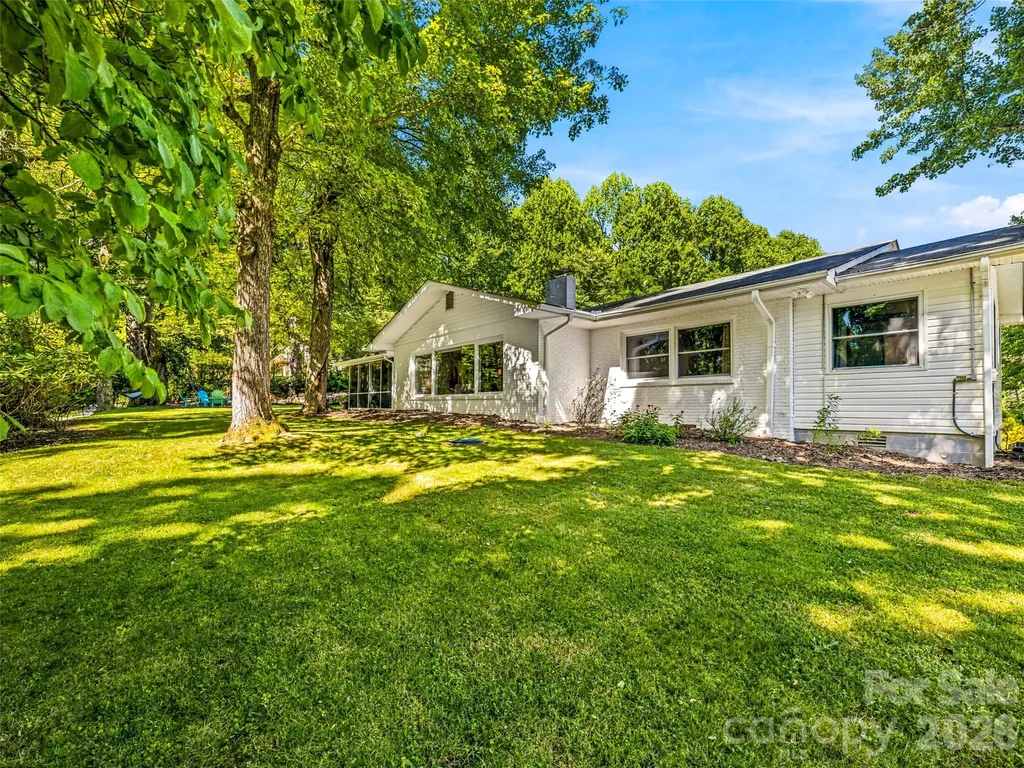 106 Skyway Drive Hendersonville NC 28739