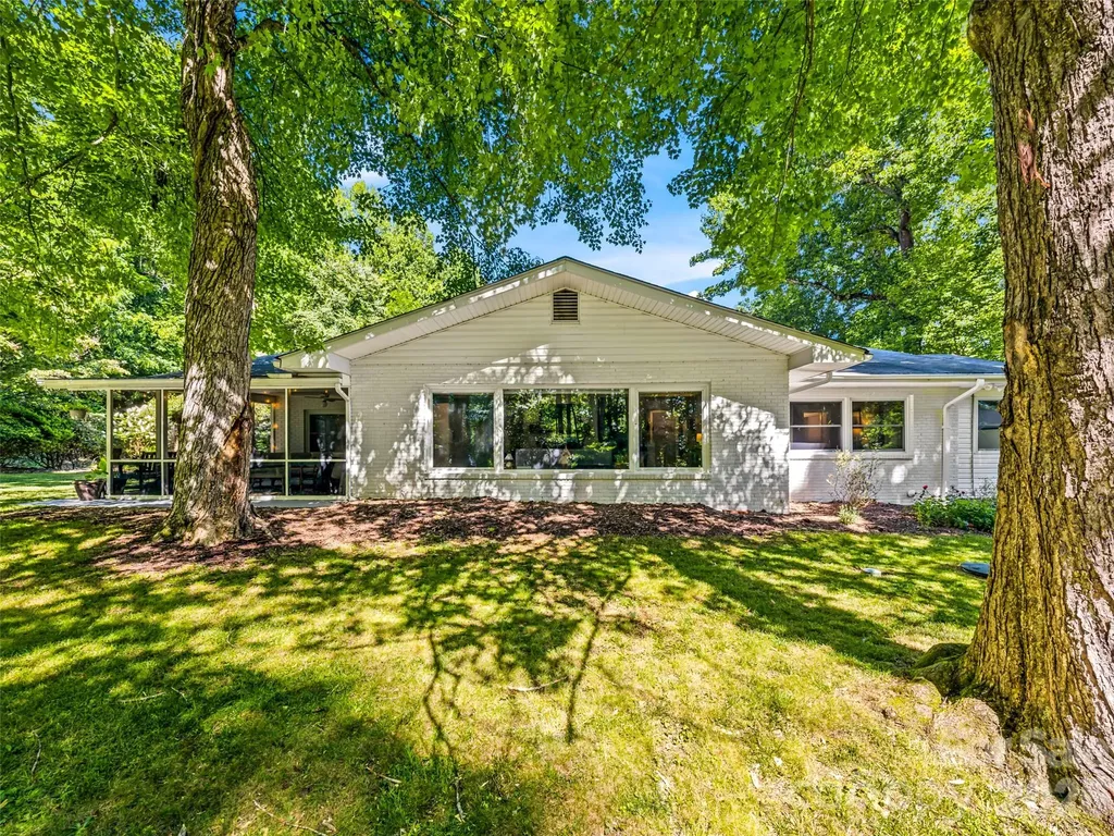 106 Skyway Drive Hendersonville NC 28739