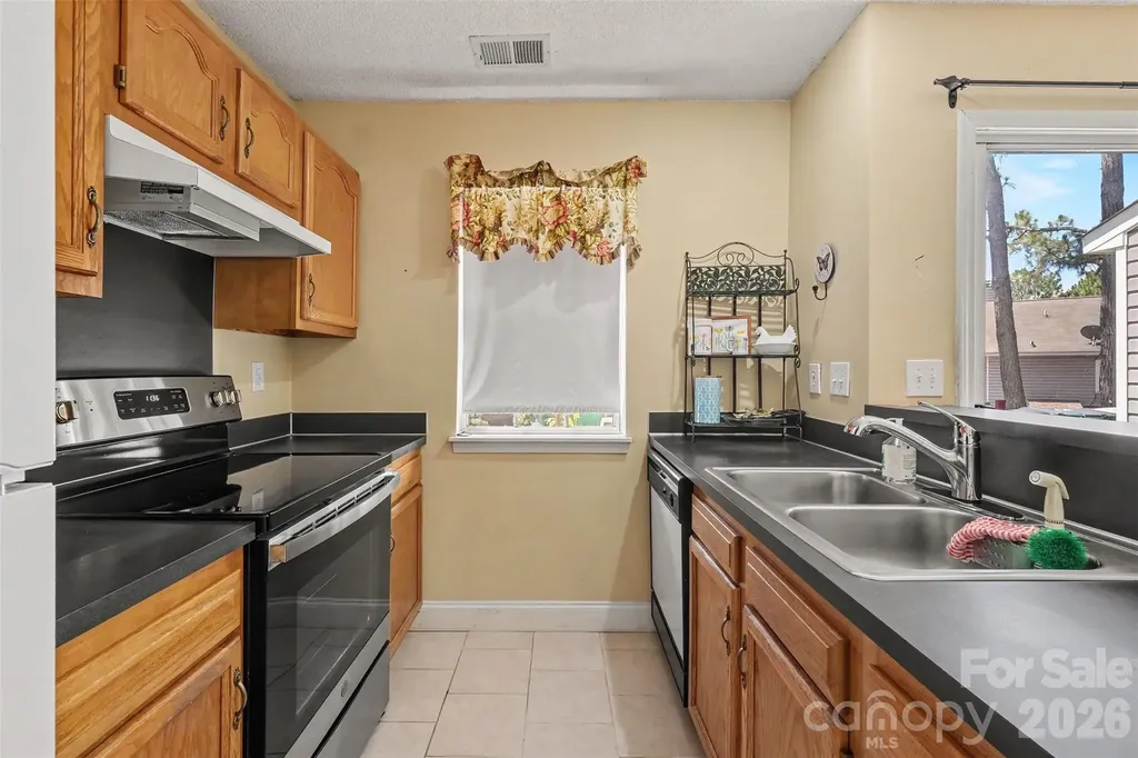 9132 Charminster Court Charlotte NC 28269