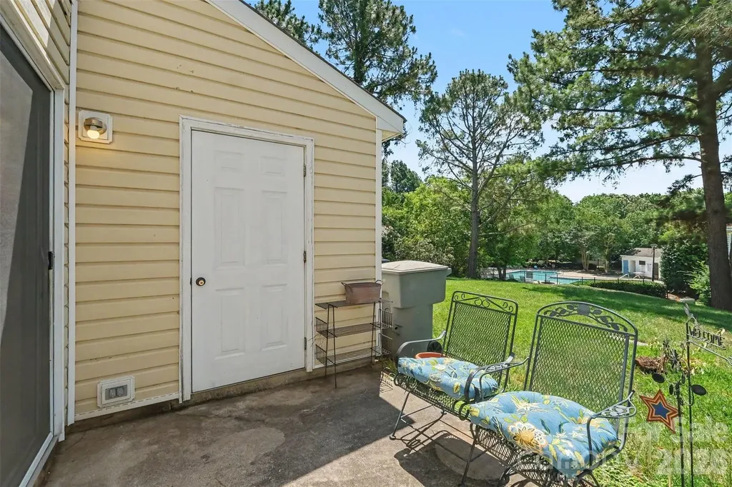 9132 Charminster Court Charlotte NC 28269