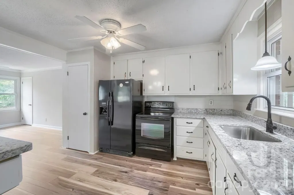 221 Eden Circle Pineville NC 28134
