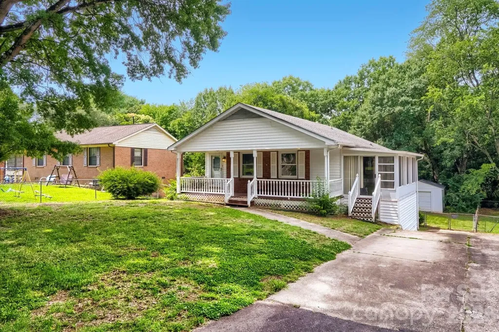 221 Eden Circle Pineville NC 28134