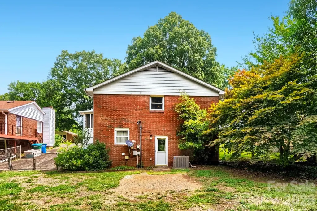 221 Eden Circle Pineville NC 28134
