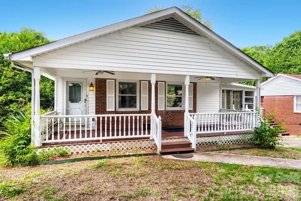 221 Eden Circle Pineville NC 28134