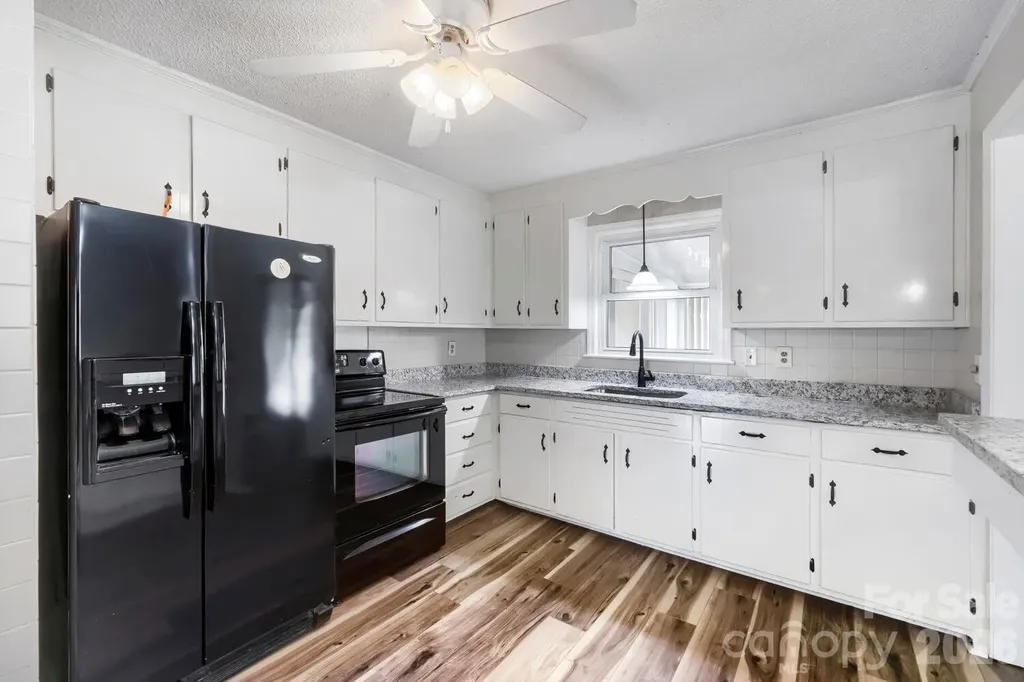 221 Eden Circle Pineville NC 28134