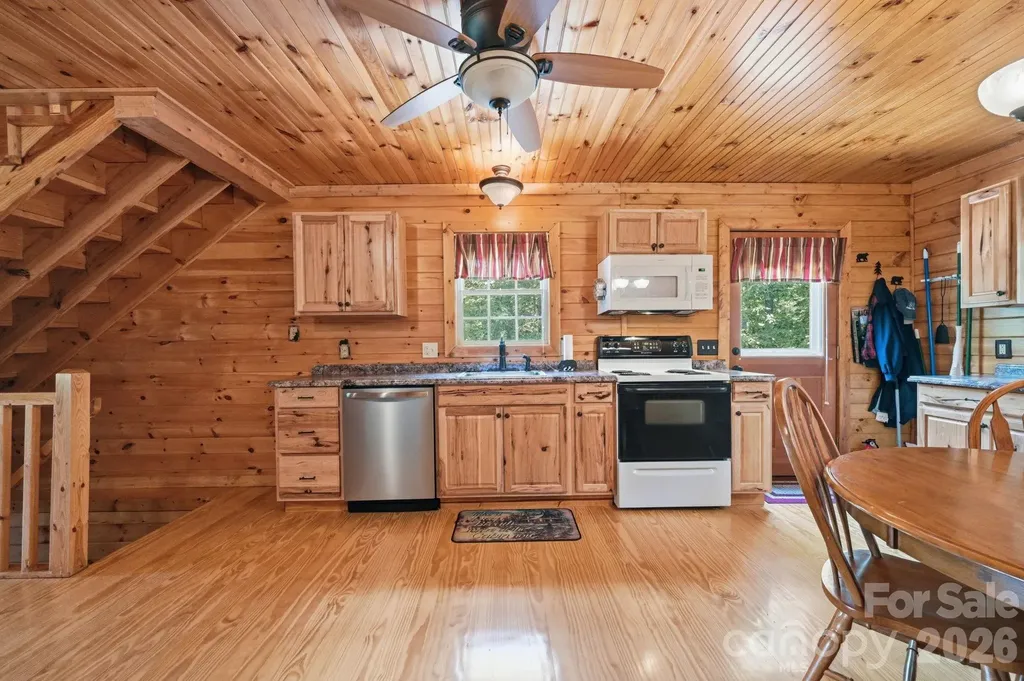 1987 Buck Mountain Road Purlear NC 28665