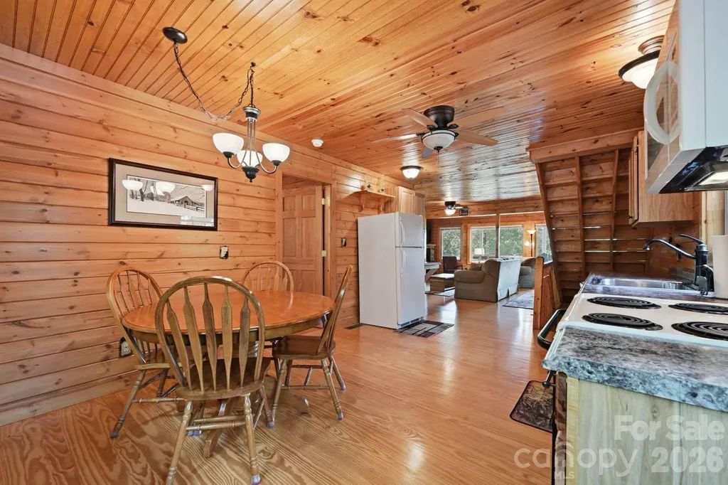 1987 Buck Mountain Road Purlear NC 28665