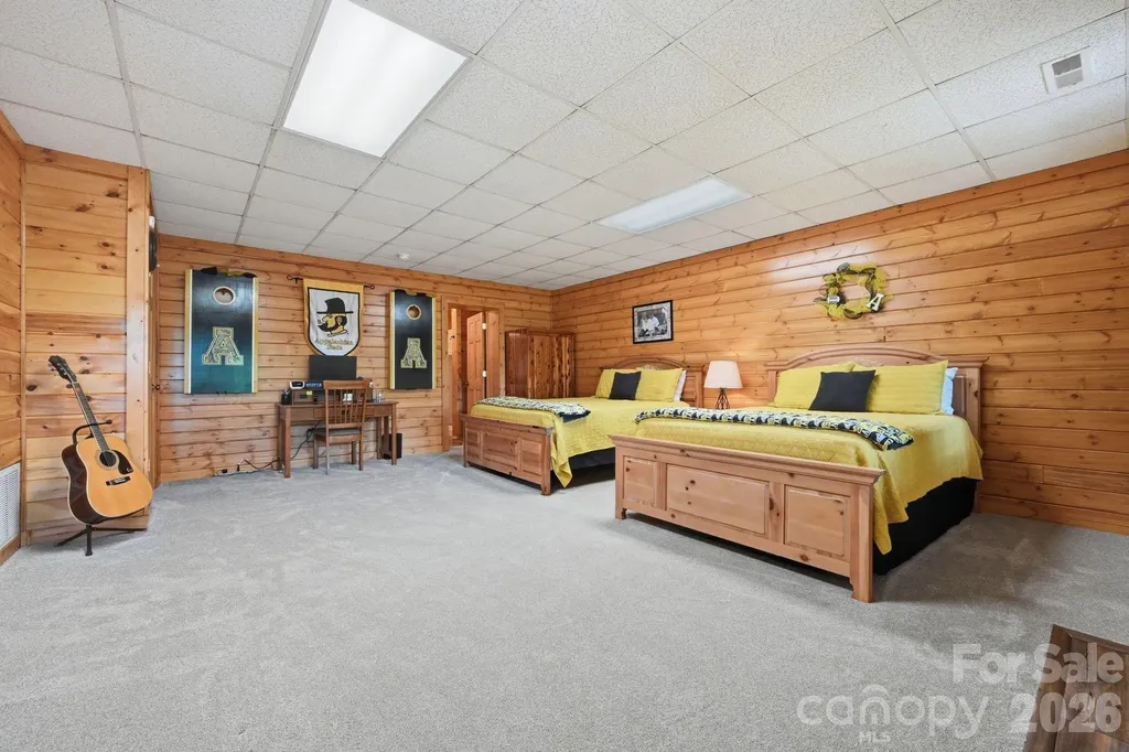 1987 Buck Mountain Road Purlear NC 28665