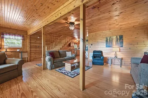 1987 Buck Mountain Road Purlear NC 28665