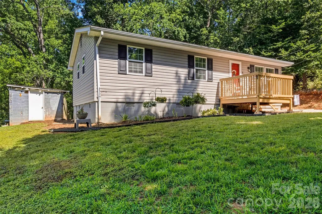 848 Huffman River Lane Purlear NC 28665