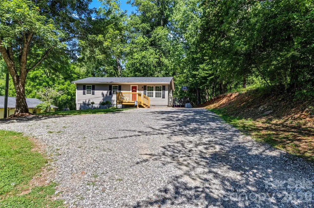 848 Huffman River Lane Purlear NC 28665