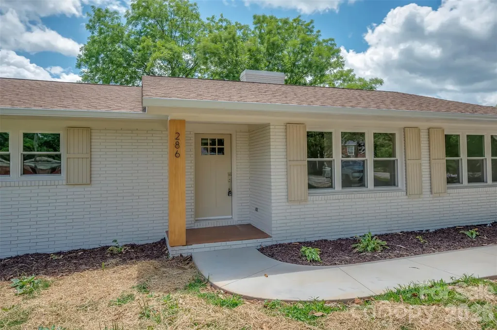 286 N Main Street Mooresboro NC 28114