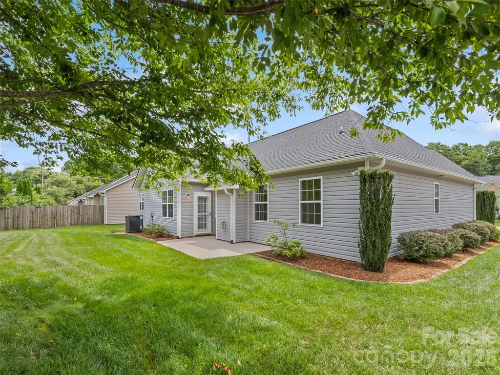 2 Thornwood Court Arden NC 28704