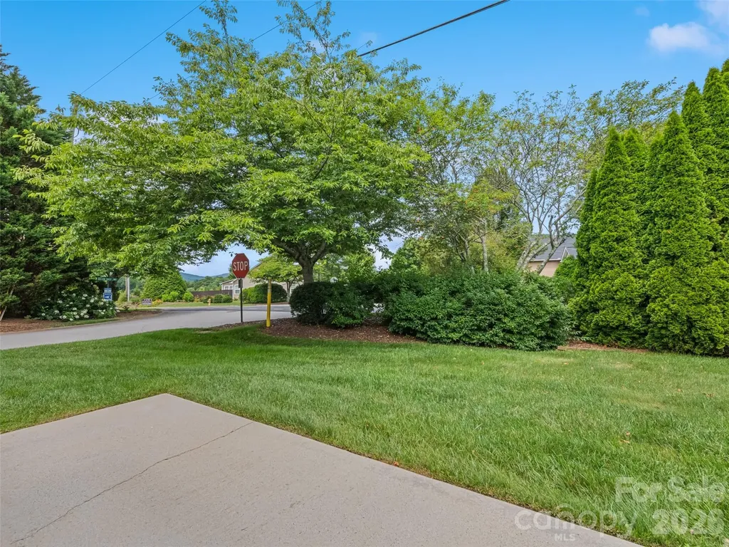 2 Thornwood Court Arden NC 28704