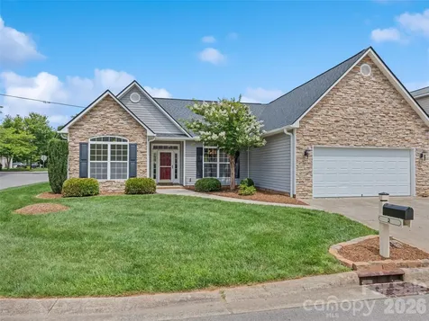2 Thornwood Court Arden NC 28704