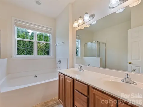 2 Thornwood Court Arden NC 28704