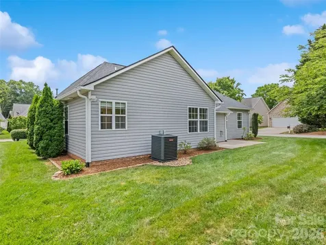 2 Thornwood Court Arden NC 28704