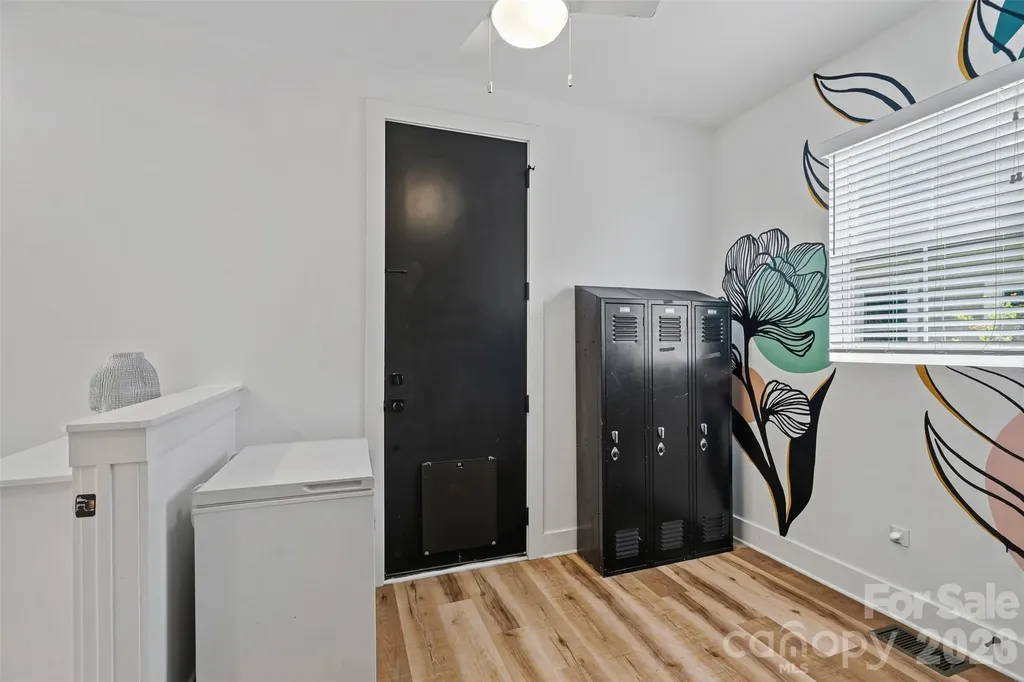 1642 Longfellow Street Charlotte NC 28205