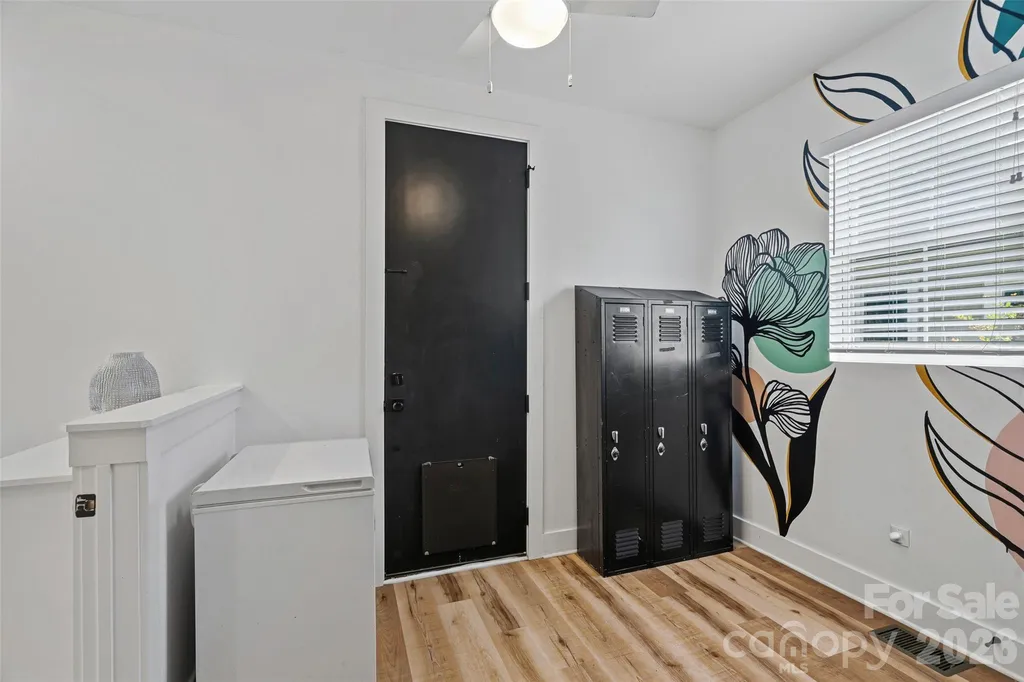 1642 Longfellow Street Charlotte NC 28205