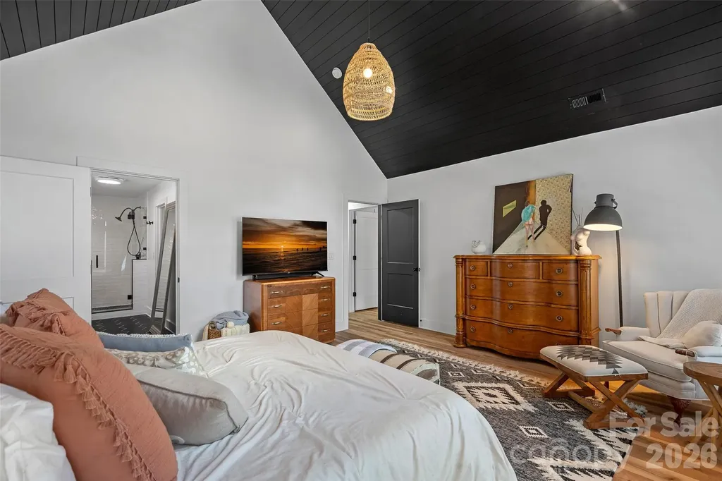 1642 Longfellow Street Charlotte NC 28205