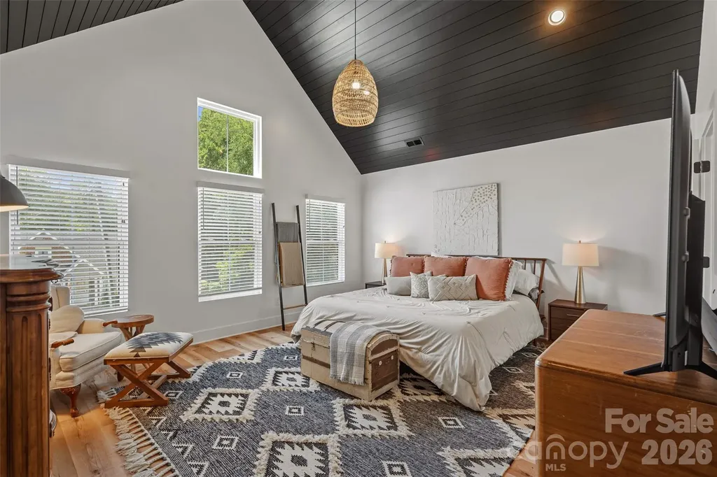 1642 Longfellow Street Charlotte NC 28205