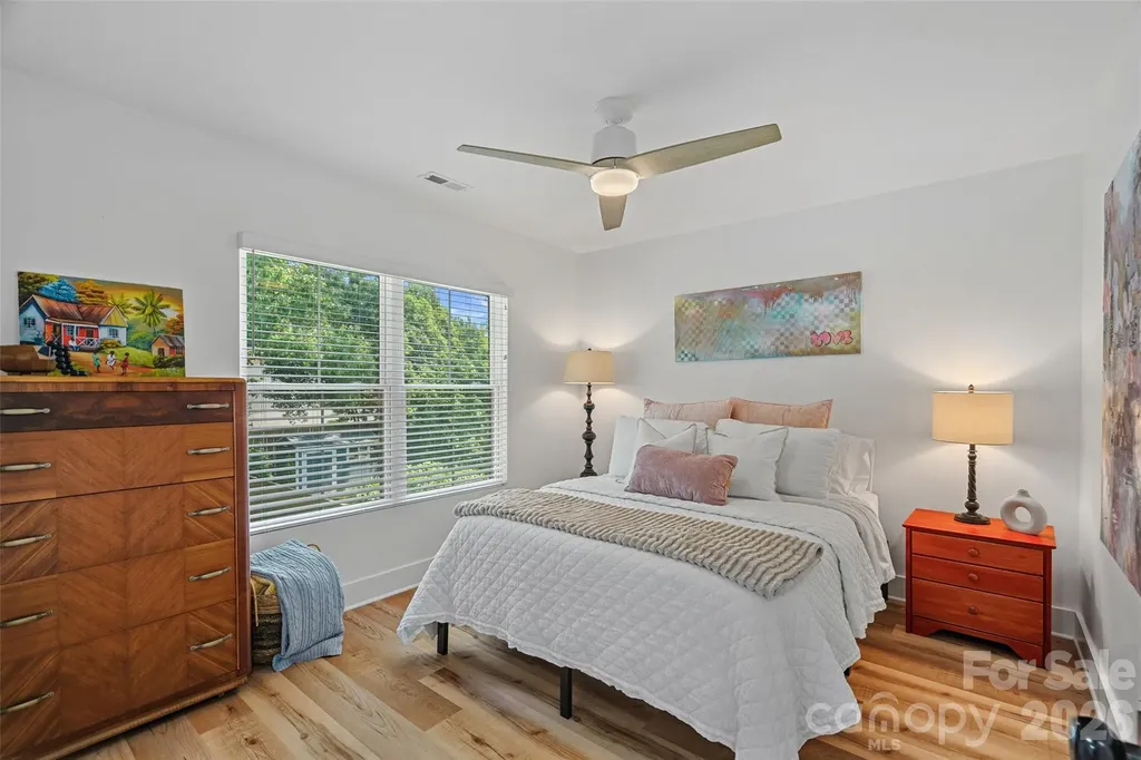 1642 Longfellow Street Charlotte NC 28205