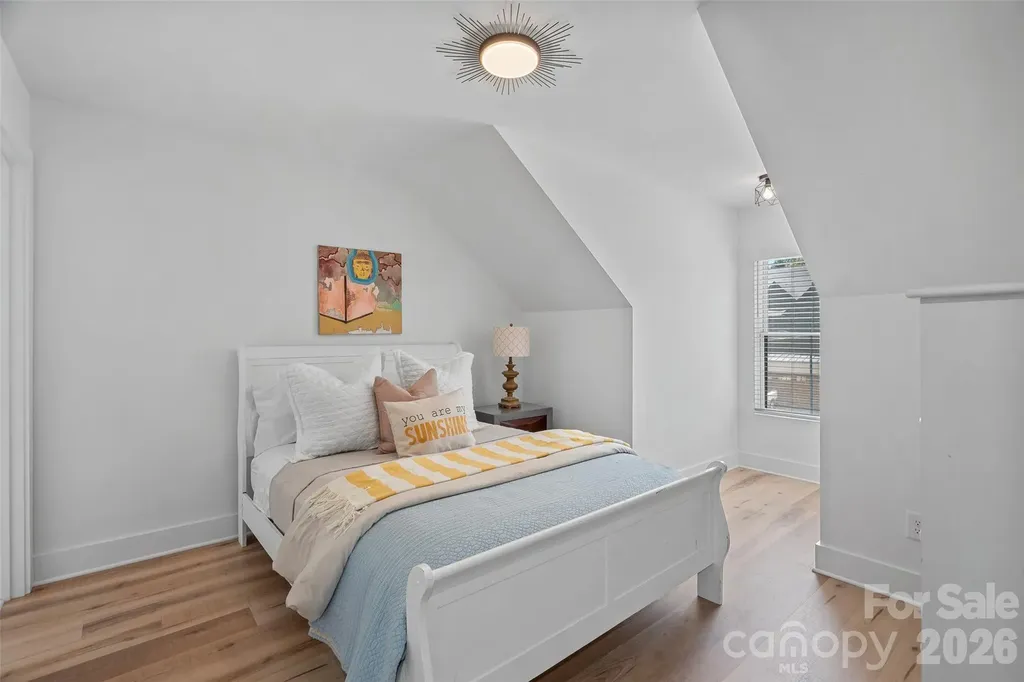 1642 Longfellow Street Charlotte NC 28205