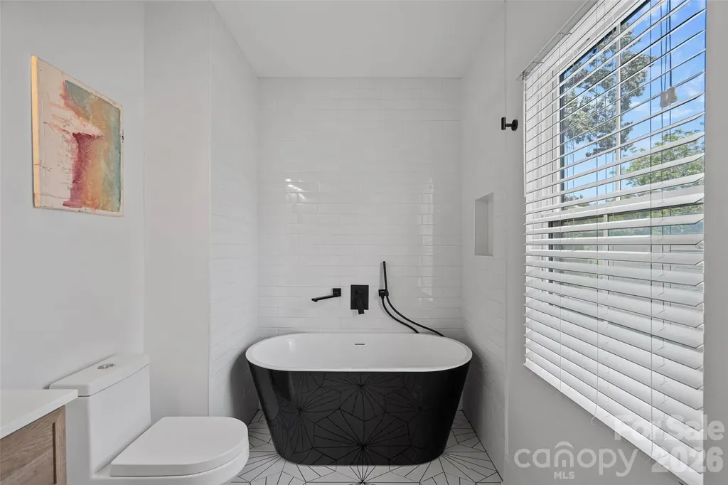 1642 Longfellow Street Charlotte NC 28205
