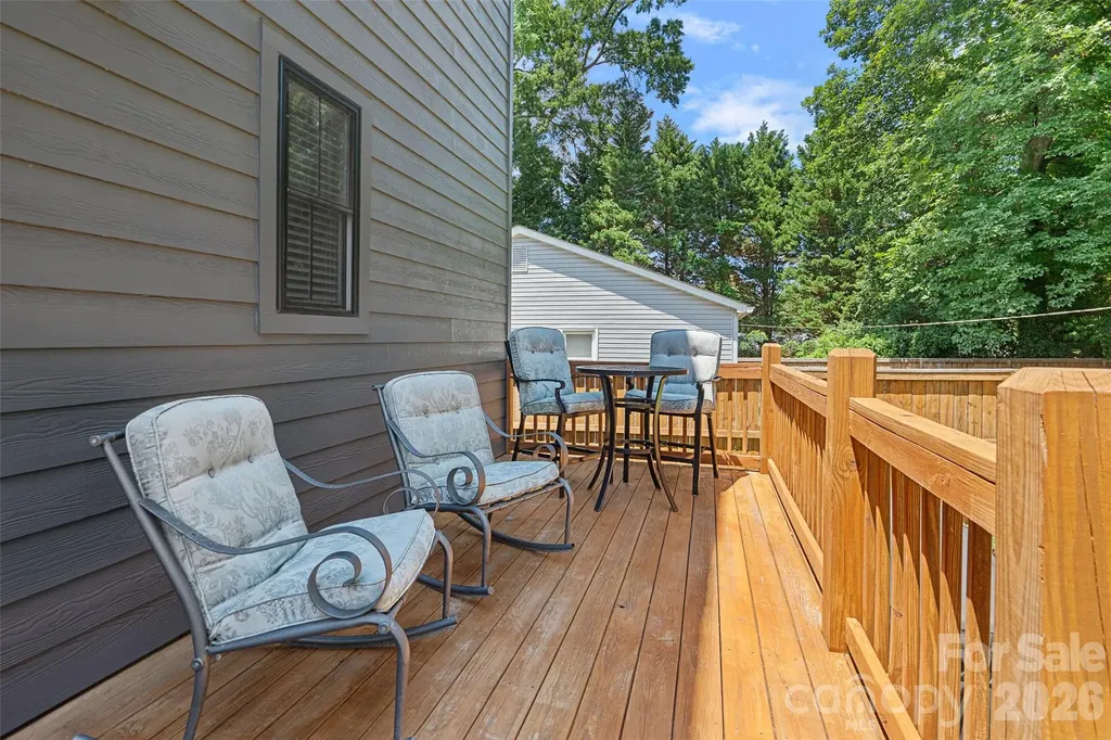 1642 Longfellow Street Charlotte NC 28205