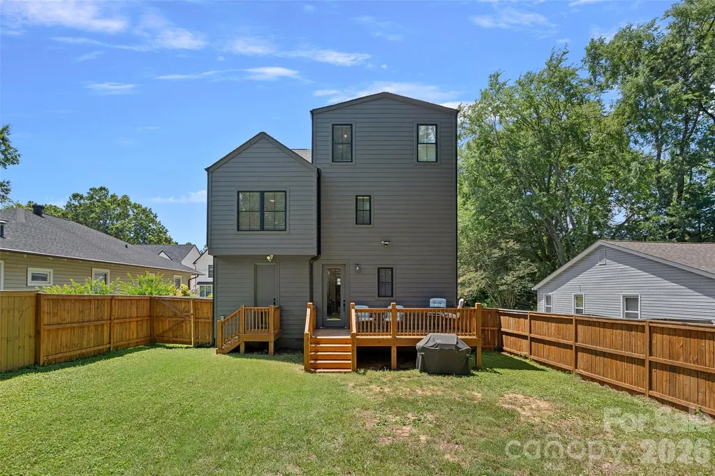 1642 Longfellow Street Charlotte NC 28205