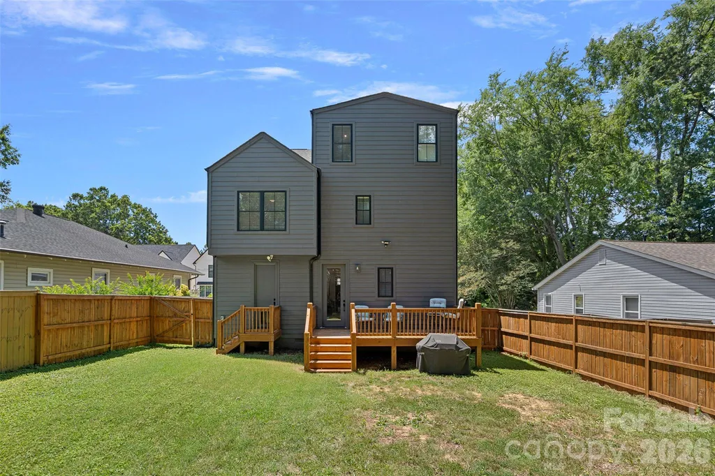 1642 Longfellow Street Charlotte NC 28205