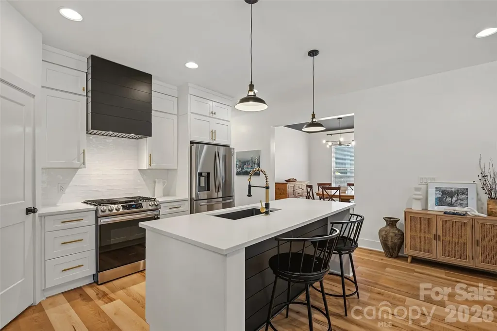 1642 Longfellow Street Charlotte NC 28205