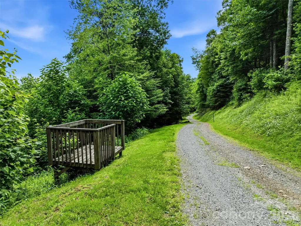 17 Mountain Gait Drive Mars Hill NC 28754