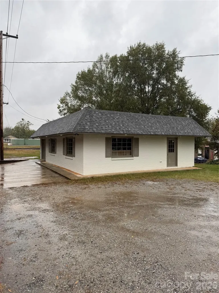 1295 N Main Avenue Newton NC 28658