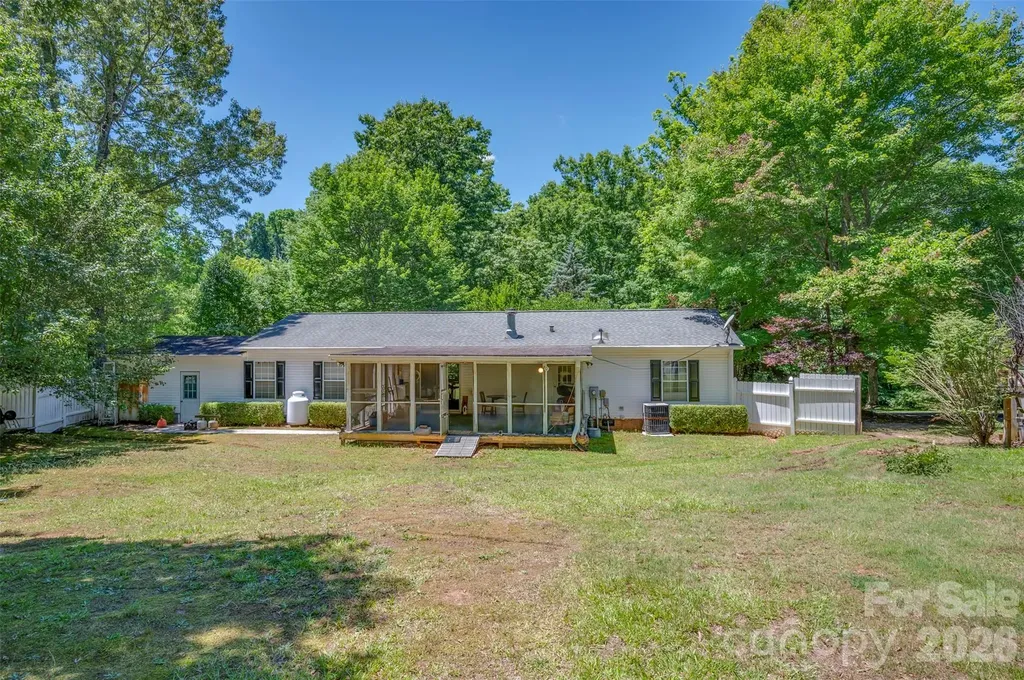98 Lanning Drive Columbus NC 28722