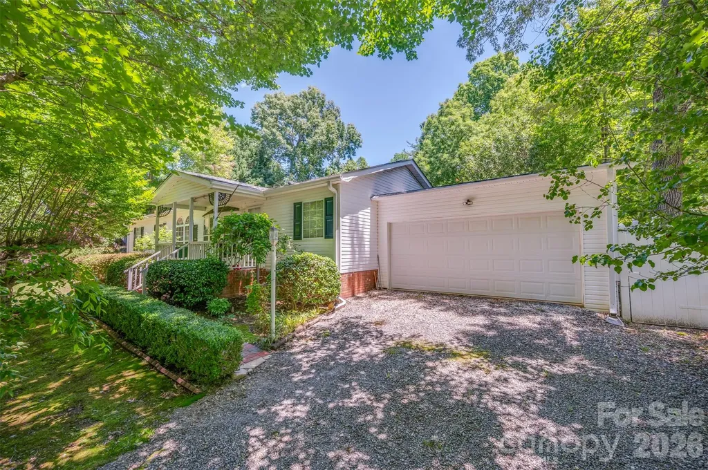 98 Lanning Drive Columbus NC 28722