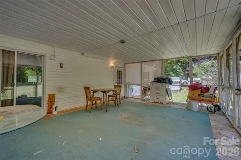 98 Lanning Drive Columbus NC 28722