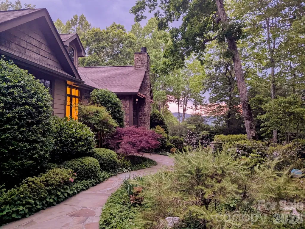 76 Cummings Crest Drive Hendersonville NC 28739