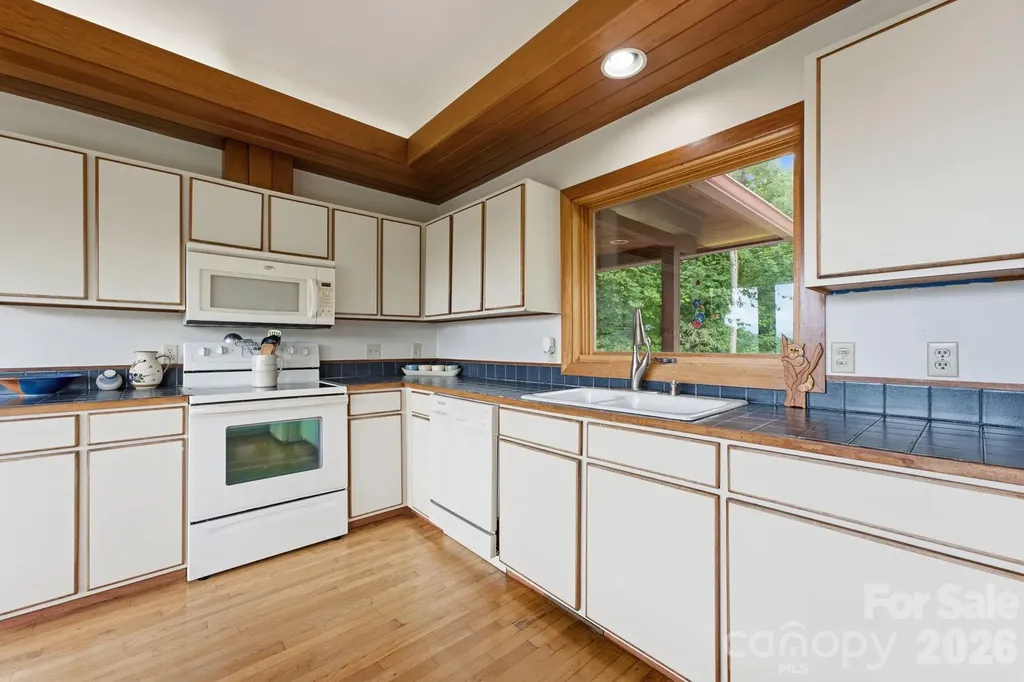 11150 Highway 19w Highway Bryson City NC 28713
