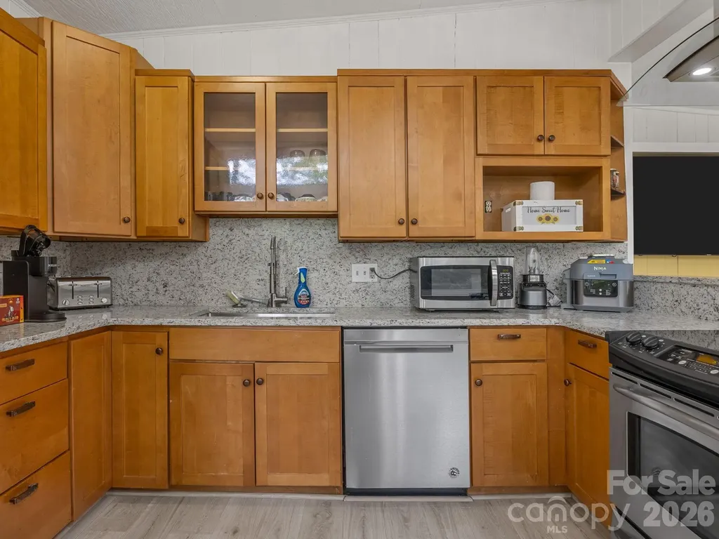 41 Red Bird Road Tryon NC 28782