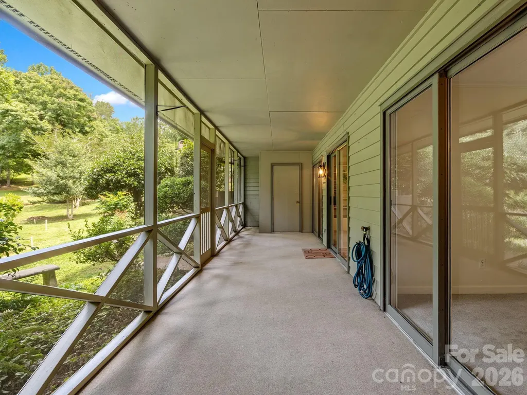12 Hunting Country Trail Tryon NC 28782