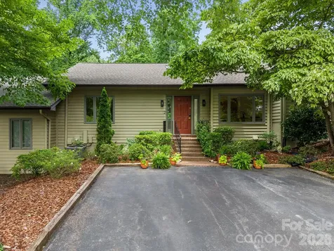 12 Hunting Country Trail Tryon NC 28782