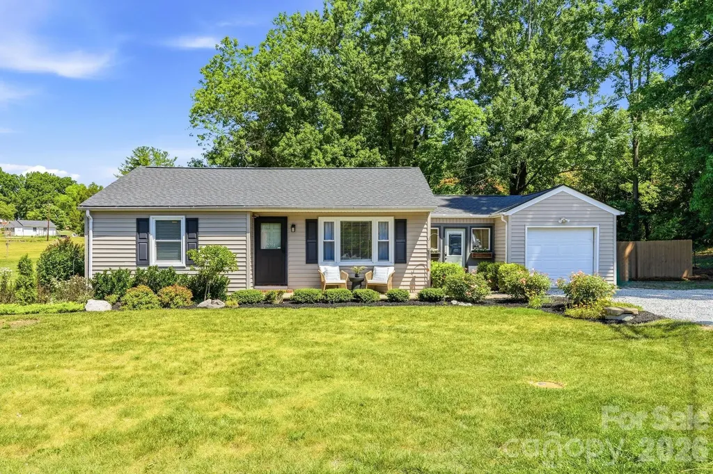 2758 Martin Street Walkertown NC 27051
