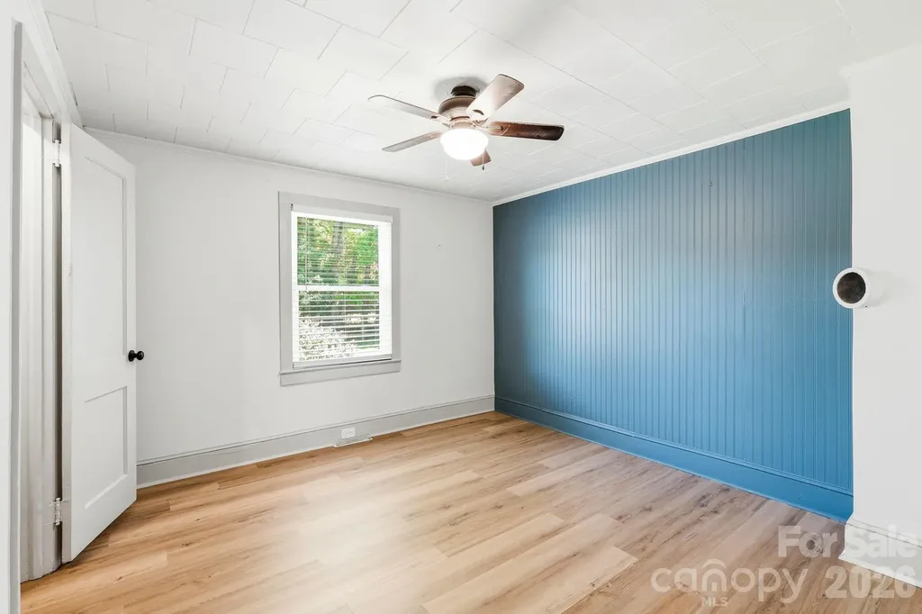 2758 Martin Street Walkertown NC 27051