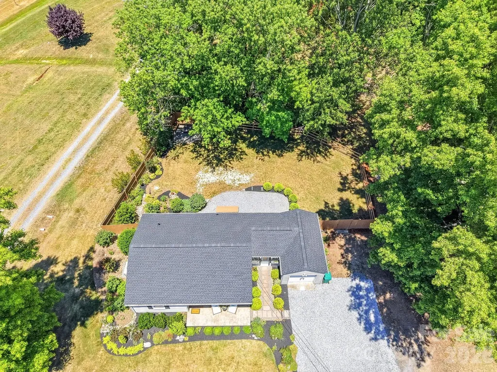 2758 Martin Street Walkertown NC 27051