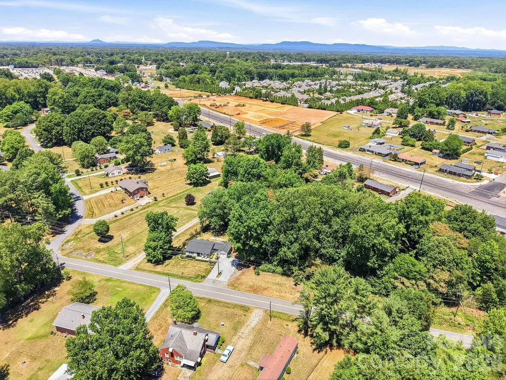2758 Martin Street Walkertown NC 27051